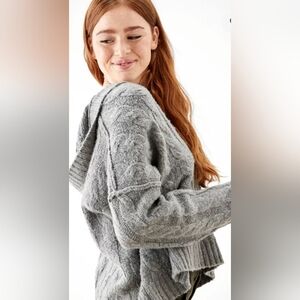 American Eagle Outfitters Cable V-Neck Sweater Hoodie